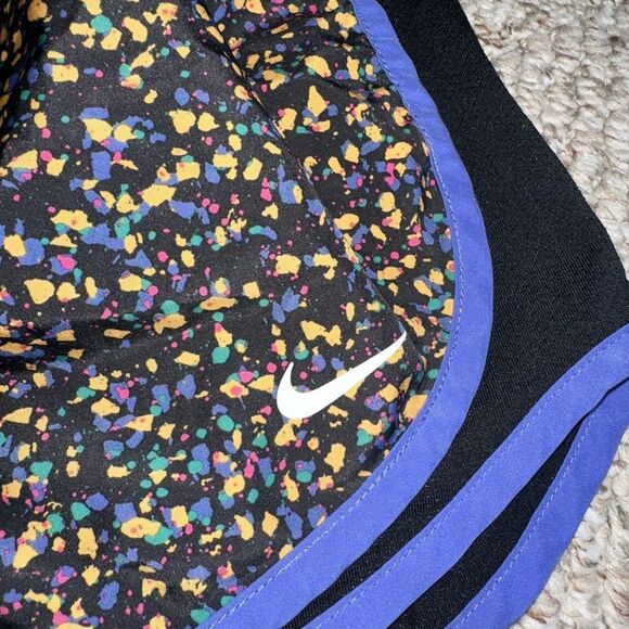 Nike Tempo Women Medium Lined Running Shorts EUC - Picture 2 of 3